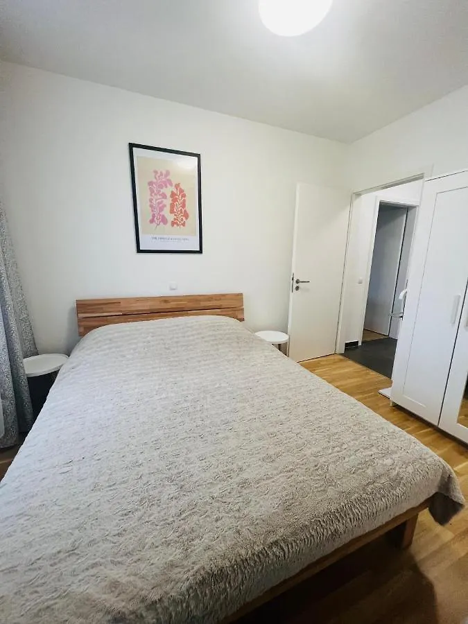 Nika Apartments Prague 2 0*,